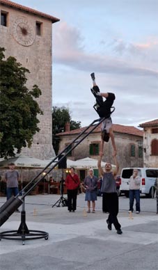 Fabla Collective: Do Birds Dream of Flying?, autori Mojca Špik, Inan Sven Du Swami, fto: Anja Matišić