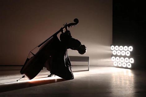 Flota i Cankarjev dom: Eno-One, autorica i koreografkinja Urška Centa, foto: Borut Bučinel