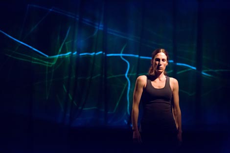 Kako dotaknuti zmaja – Arhiv kretanja u pet solo scena, autorica Iva Nerina Sibila, foto: Tomislav Sporiš