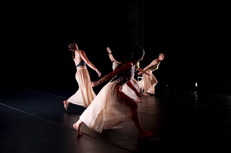 Zadarski plesni ansambl: Metamorfoze, kor. Josipa Štulić, foto: Tomi Burčul