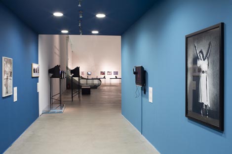 Postav izložbe Ples, otpor, (ne)rad. Kulturni, politički i umjetnički aspekti plesa za vrijeme i nakon Jugoslavije, foto: Bojan Mrđenović