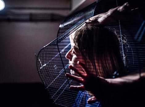 Krila (Kreativni laboratorij suvremenog kazališta), Rijeka: Pod pozornicom, autorica Ivana Peranić