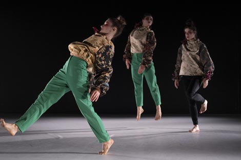 Salto animato, kor. Filipa Bavčević, Nastasja Štefanić, Jovana Zelenović