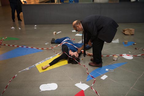 Smo ga pofumali / Popušili smo!, performans Josipe Bubaš i Josipa Ivančića – Pina, MSU, Zagreb, 3. siječnja 2022.