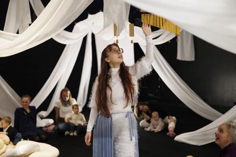 VRUM, Performing Arts Collective, Beč: Svjetlucanje, autori Sanja Tropp Frühwald, Gat Goodovitch Pletzer, Till Frühwald