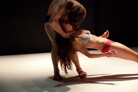 Frascati Producties: Sweat Baby Sweat, kor. Jan Martens, foto: www.danceweekfestival.com