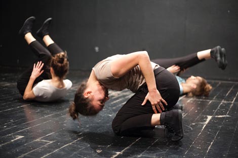 Centar za dramsku umjetnost, Zagreb, Festival Improspekcije, Zagreb: Tamo gdje se susreću, kor. Mila Pavićević i Zrinka Užbinec